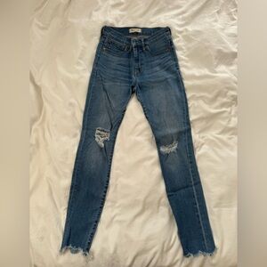 Madewell 9” high rise skinny jeans Distressed size 25